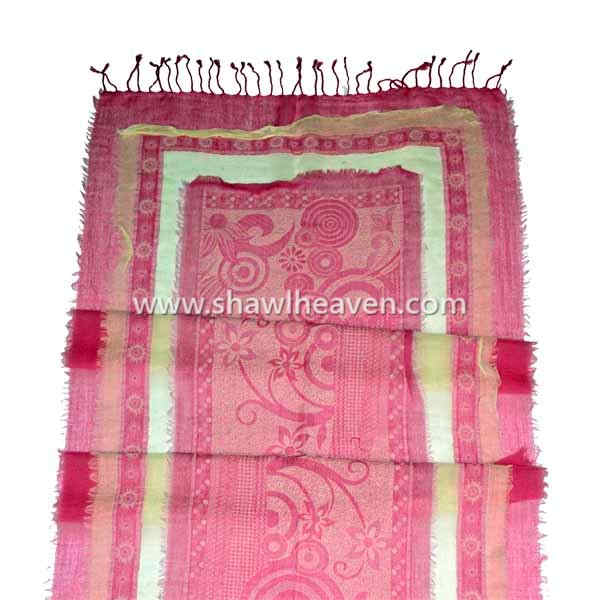Chic pink frayed jacquard scarves in wool, import from india